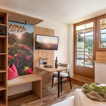 Bed & Breakfast Gaestehaus Hochstaffl 3*