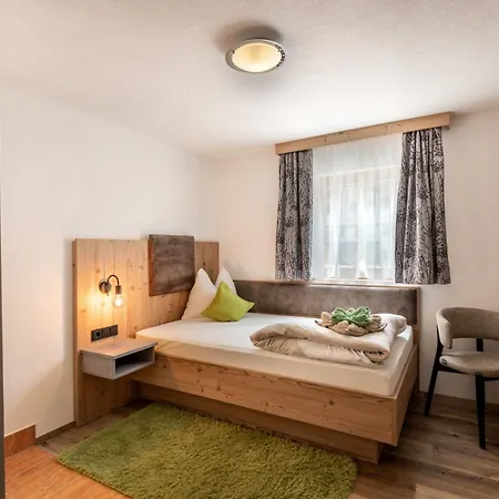 Gaestehaus Hochstaffl Bed & Breakfast 3*