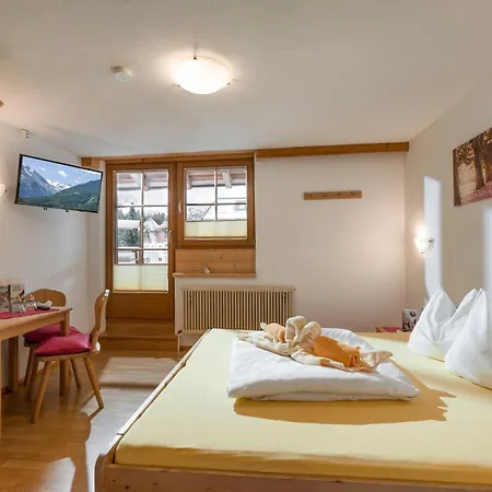 Gaestehaus Hochstaffl Bed & Breakfast 2*