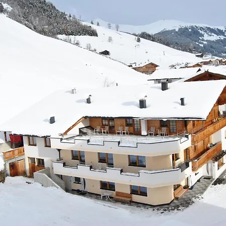 Bed & Breakfast Gaestehaus Hochstaffl 2*